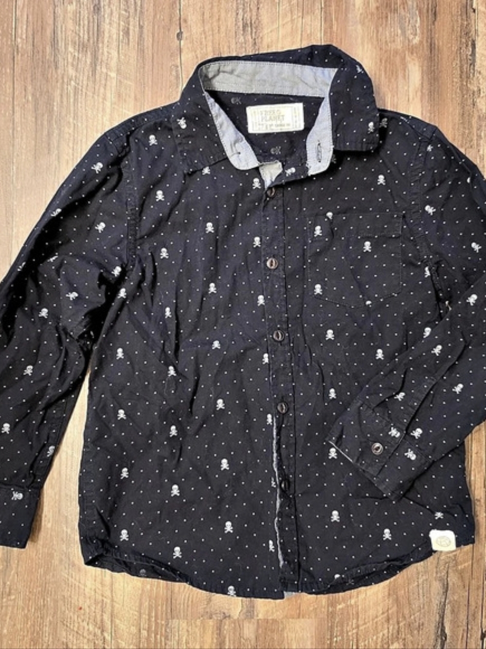 Free Planet Long Sleeve Skull Print Button Down Size Large (6)